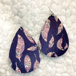 Feather patterned faux leather teardrop ea…